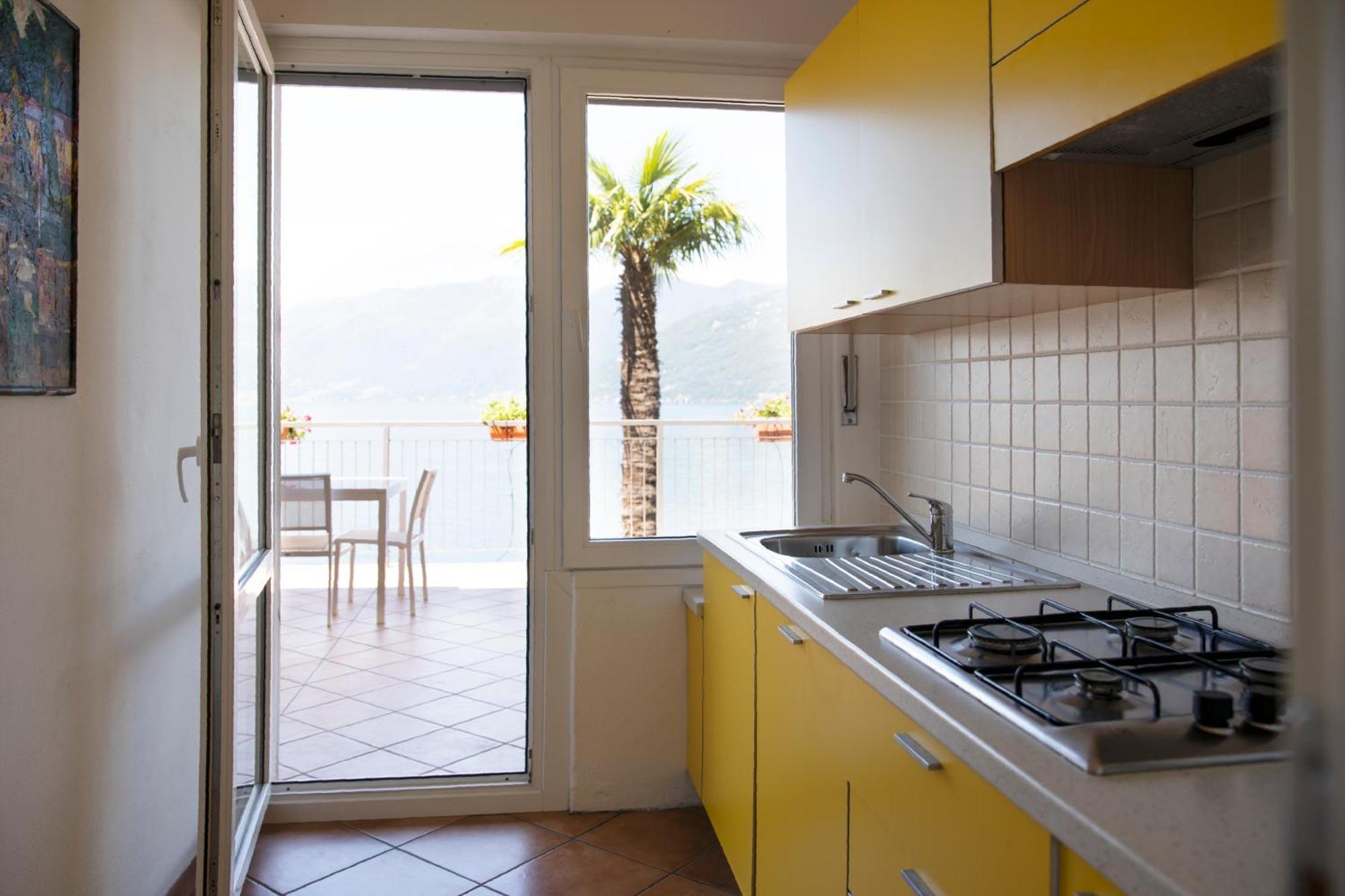 Charming Moment Di Villa Porta - Residenza Leonardo Луино Экстерьер фото