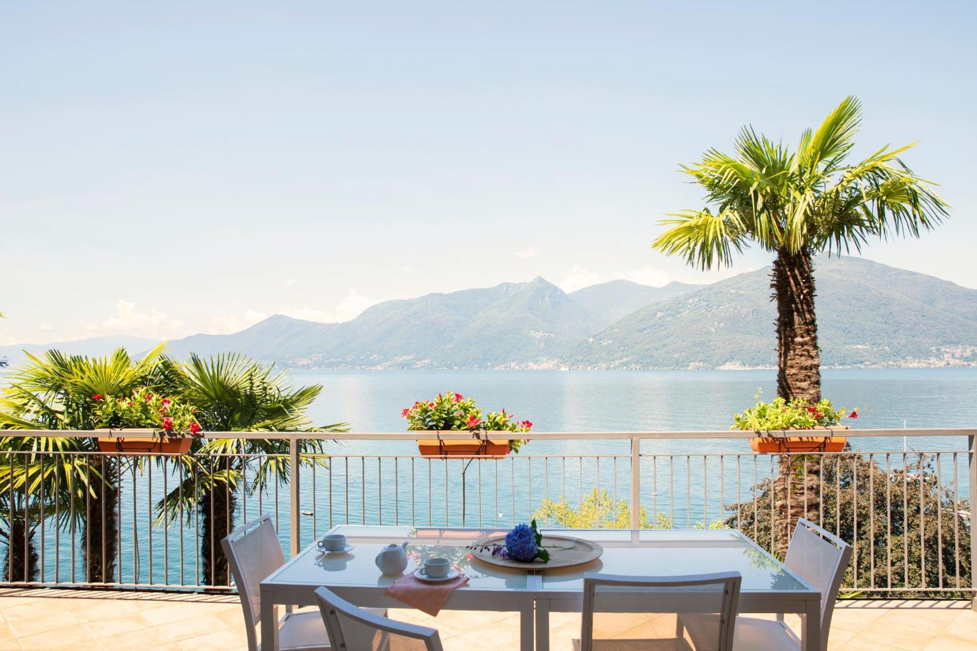 Charming Moment Di Villa Porta - Residenza Leonardo Луино Экстерьер фото